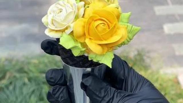 最近摆摊爆到玫瑰裱花冰淇淋教程来啦‼️
#韩式裱花培训 #裱花冰淇淋 #韩式裱花教程 #烘焙培训 #