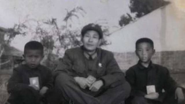 《本片纪念我们逝去的故人》 #缅怀亲人 #清明节上坟祭祖 #清明节 #扫墓