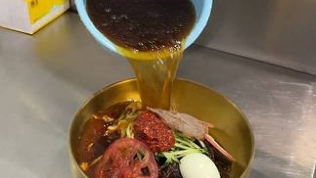 现压大冷面锅包肉嘎嘎的#高碑店 #同城好店推荐 #附近美食