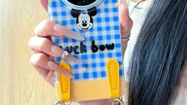 是可爱的米奇手机壳耶，好朋友送我一个，谢谢 #米奇手机壳 #手链手机壳 #这个手机壳真的长在我心巴上