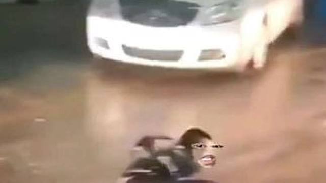 这一脚，十年的功力#搞笑 #看一遍笑一遍 #万万想不到