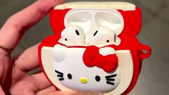 凯蒂苹果耳机保护套真的可爱哭啦，艾特好姐妹送一个不过分吧！ #也太可爱了吧 #苹果耳机壳 #苹果耳机