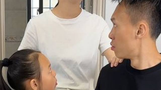 幸好有女儿的帮忙，我才能喝上这一口#搞笑家庭欢乐多 #漏风的小棉袄