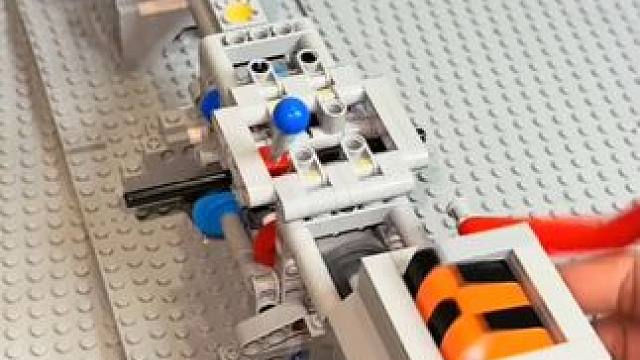 在乐高上面添加一个引擎~ #乐高搭建 #玩个很新的东西