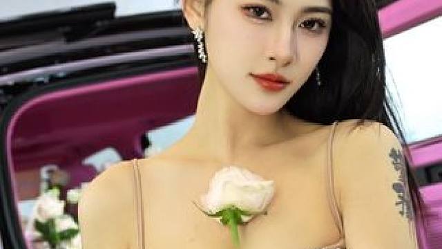 玫瑰和晚霞共绘浪漫，你是我藏在心底的爱意泛滥。#花海