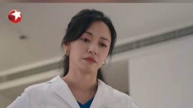 皮瓣移植手术成功，但郝心还需要度过成活期和恢复期。然而移植的皮瓣却因其习惯右侧睡而血供不足，为了让平