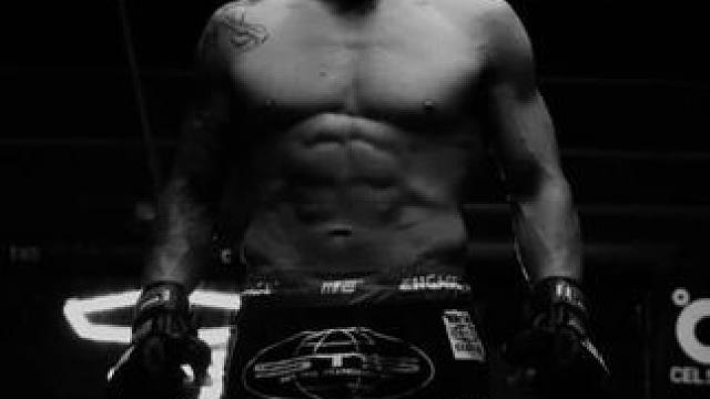 大帝备战UFC314 “王者归来” 