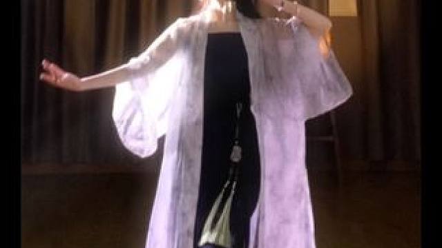 “你憔悴，我替你明媚～” #向全世界展示中国舞 #浅跳一下 #国风古韵 #古典舞