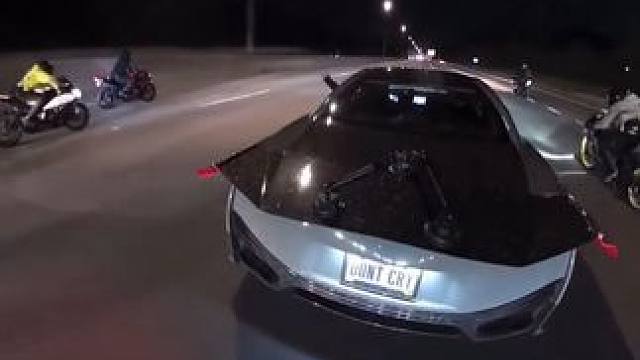 东瀛战神GTR大战一众机车党#机车 #东瀛战神gtr #该动作存在危险性请勿轻易模仿 #专业动作请勿