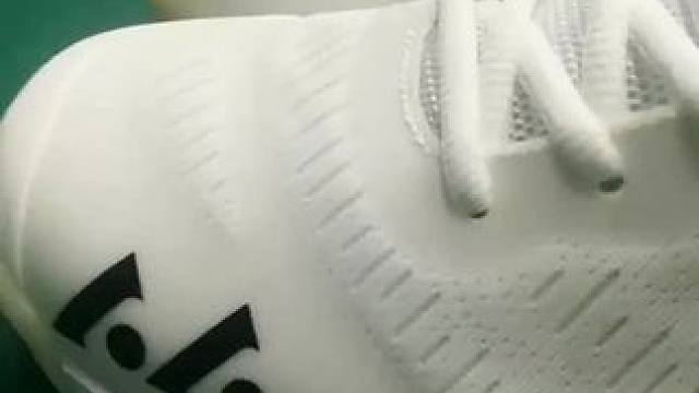 新手初阶球友必备！一双专业化程度高的羽毛球鞋！品牌溢价低，用料做工好，就值得入手#羽毛球鞋#羽毛球鞋