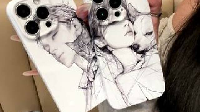 这也太酷了！素描女孩和男孩情侣手机壳，想和谁一起用直接艾特！ #菲林手机壳 #情侣手机壳 #姐妹手机