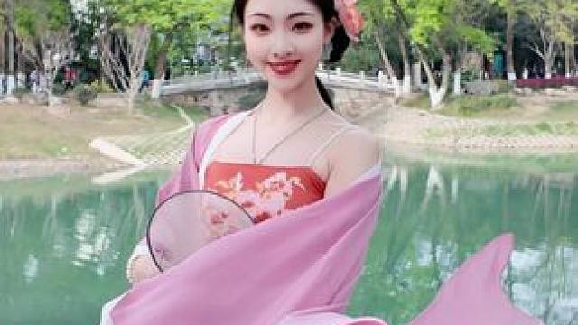 这妖啊，最擅长扮作美丽的女子～
#小雨 #无敌火火原创 #古典舞 #国风古韵 #舞蹈