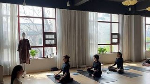 【瀞课堂】
呼吸是我们最强大的冥想工具，让我们寻回内心的平和与力量。让每一次呼吸成为你心的锚点，让每