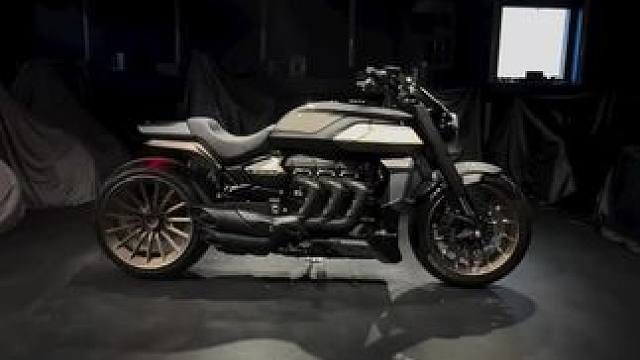 凯旋火箭3 2500cc最大排量量产摩托车，BOX39改装 
#凯旋摩托 #凯旋火箭 #街车 #大排