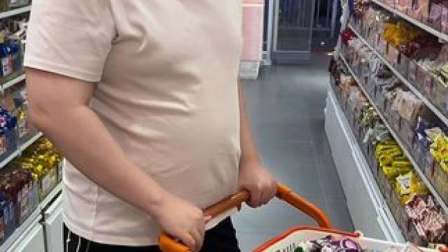 #陈伯全能王 好开心 又可以吃零食了#陈伯名场面