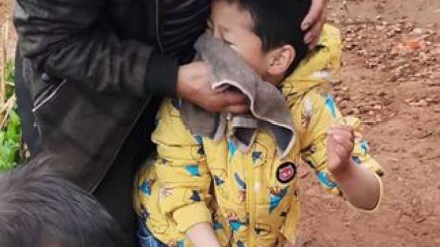 孩子的爸今天送老大老二去上学。 #内容启发搜索#内容启发搜索