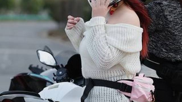 一眼就很哇塞的机车小姐姐 #骊山追焦 #骊山大铁门 #西安女骑 #涞觅润丝 #该行为存在危险请勿模仿