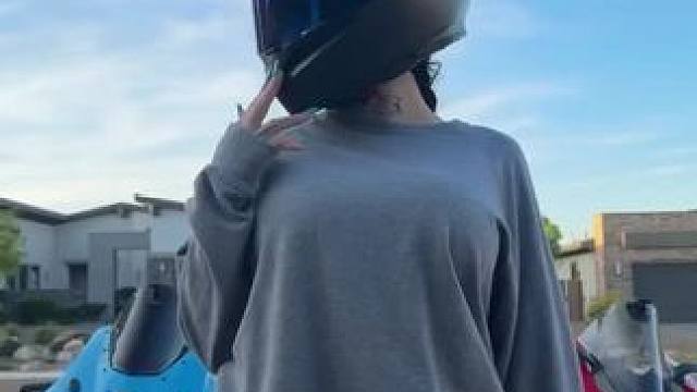 大牛车主有点东西 #机车 #女骑