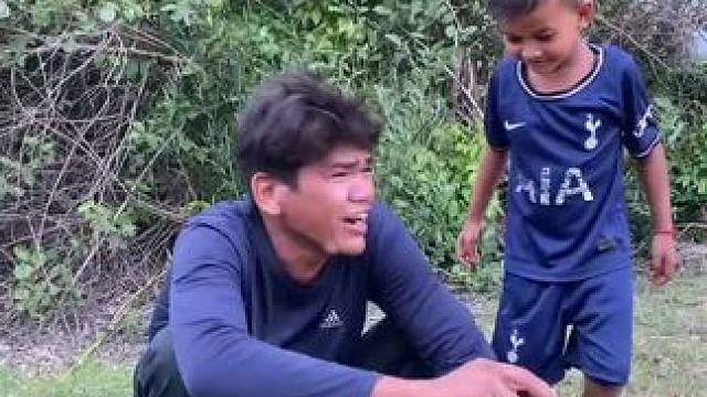 哈哈吃烤猪头 #我的农村生活 #我的乡野山居生活 #体验原生态美食的乐趣 #农村美食记录生活 #野生