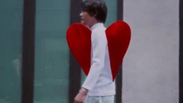 #向佐鸡蛋饼造型快被五十万人转发了  佐哥开个班教穿搭吧！ #向佐