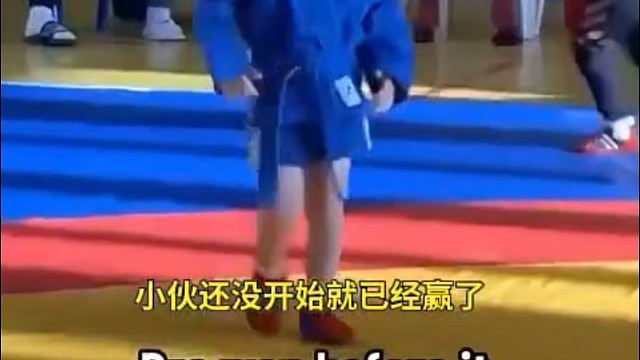 萌娃对决气势全开！还没开始就稳赢全场#体育