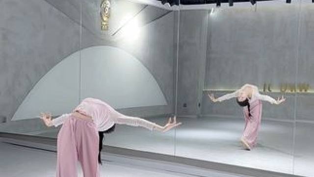 听粉丝的 今天穿红色 回复 