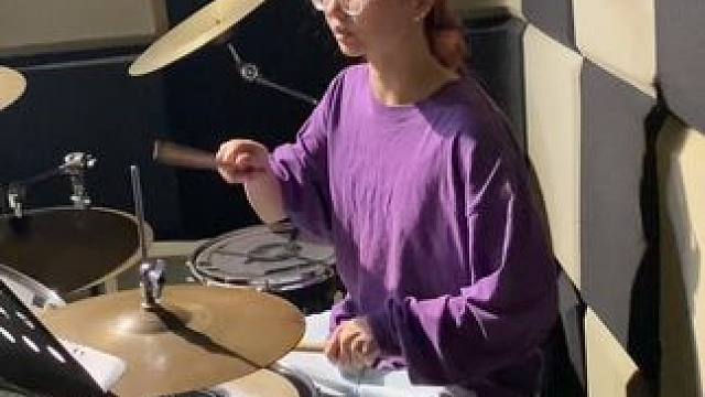 被架子鼓冷暴力了，怎么都哄不好 #练鼓日常 #女鼓手 #周杰伦#告白气球