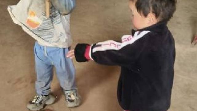 带孩子的累只有经历过的才懂。 #农村娃