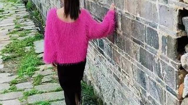 堙上古村位于湖南省洪江市湾溪乡，始建于明朝中期，完善于清朝中期12。堙上古村因其独特的地理位置和丰富