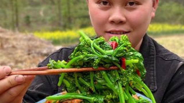 今天摘了很多蒜苔做一餐好吃的 #美食 #农村生活 #美食分享