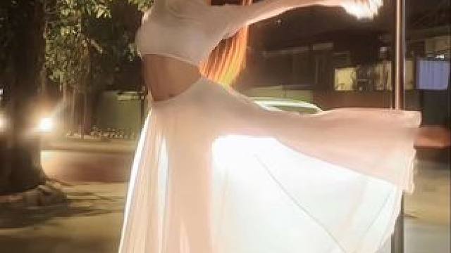 城北的花开了 我的意思是我想你了#古典舞 #城北的花 #氛围感 #凡花集