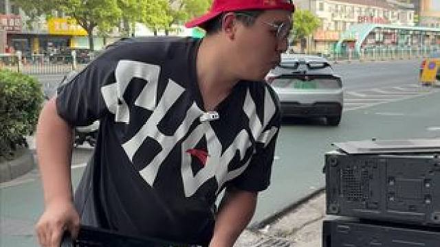 50块一台的电脑盲盒，这下总不会亏了吧？ #捡垃圾 #图拉丁#二手电脑#回收