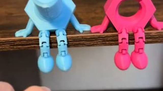 打印了一对螺丝螺母小人~ #3d打印 #玩个很新的东西