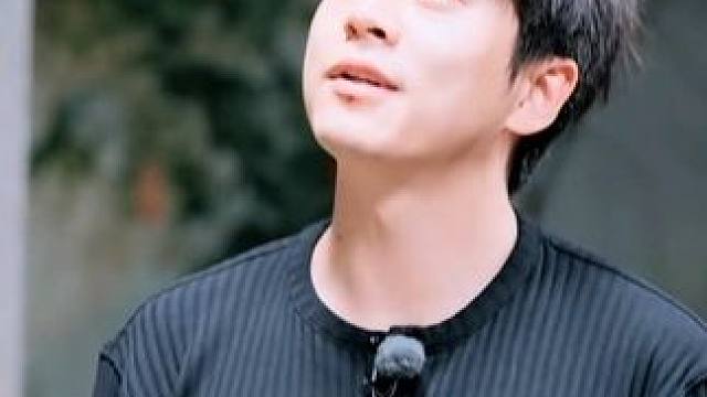 武艺，这句话送给范世錡同样也送给你自己，其实你唱歌真的很好听HAHA  #快乐的大人  #武艺 #范