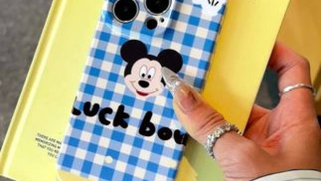 蓝白格纹真的很治愈呀，加上米奇就更可爱了，好姐妹会给我买的！ #米奇手机壳 #治愈系手机壳 #格纹手