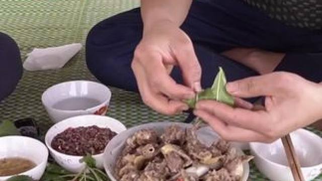 越南特色美食。#动物的迷惑行为 #野生动物零距离 #动物世界看人生百态 #春江水暖鸭先知 #观赏黑天