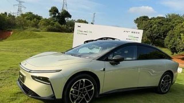 电车换油车，我天塌了#新能源汽车 #车星计划 #小鹏 #bba