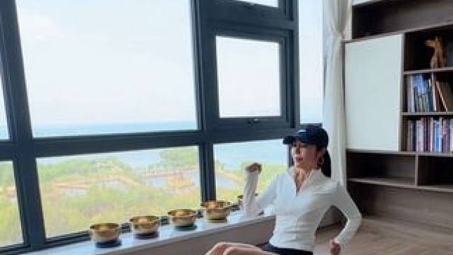 每天坚持锻炼200个仰卧起坐，一个月后你会感谢现在的自己#仰卧起坐辅助器 #好身材练起来 #卷腹 #