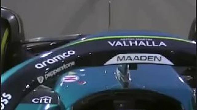 头哥方向盘直接松掉了#f1 #赛车 #阿隆索 #巴林大奖赛