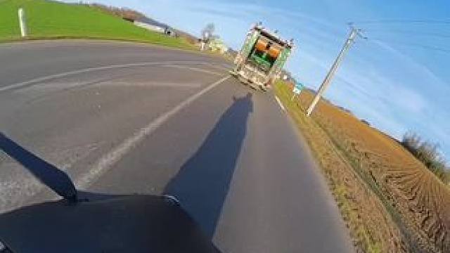 你猜他怎么样了 #机车 #操作有风险请勿模仿