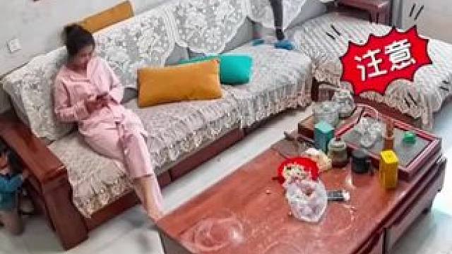 事后想想都觉得后怕 危险无处不在 #婚后生活 #监控下的一幕#海姆立克急救法