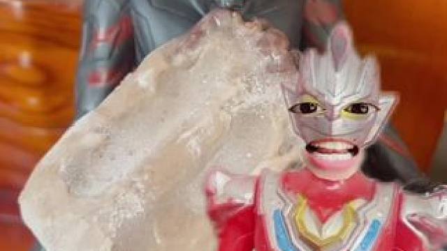 贝利亚又在偷吃雪糕最后太搞笑了#贝利亚奥特曼 #奥特曼 #儿童玩具