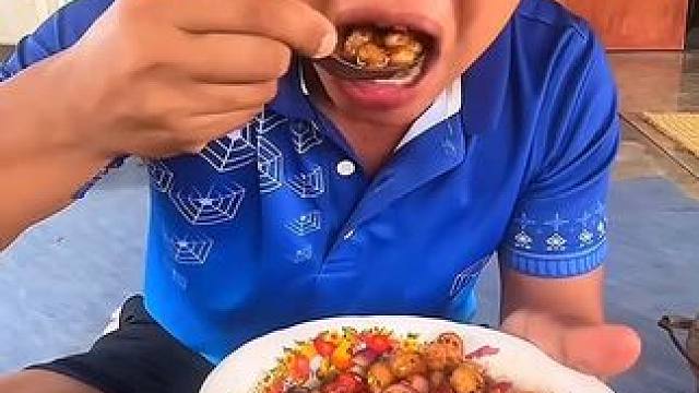 荔枝好酸 #美食 #泰国美食 #户外美食 #内容启发搜索