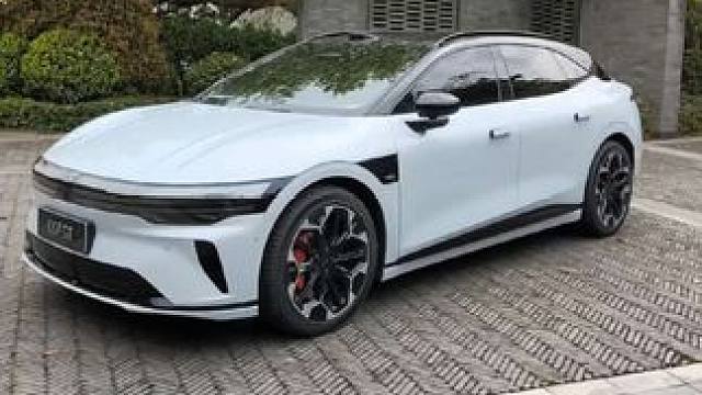 #极氪007GT 客观说，比我的极氪007好看多了，也肌肉多了。#全能猎装车 #极氪007