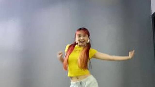 就算刮大风也难不倒中国女人对海边和太阳的向往#seesea #孝琳 #啵啵编舞 #中国女人一生要强 