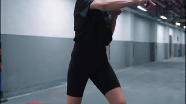 喜欢步伐的朋友们可以练起来了#拳击 #格斗 #步伐训练 #协调性 #绳梯练习
