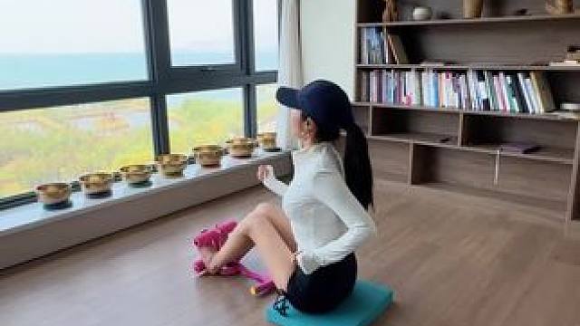 每天坚持锻炼200个仰卧起坐，一个月后你会感谢现在的自己#仰卧起坐辅助器#好身材练起来 #卷腹 #腹