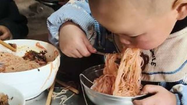 这个凉拌米线，孩子们挺喜欢吃的。 #内容启发搜索