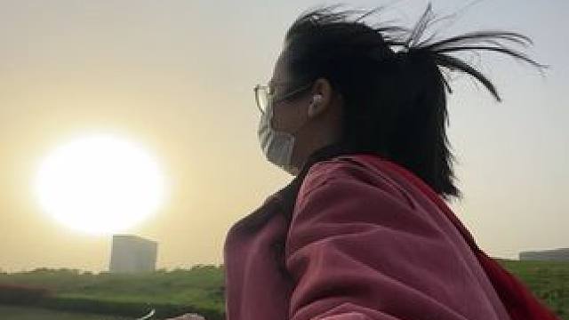 今天想带大家看看不一样的我。每次考试我都不爱记录自己，因为我真的很随意很邋遢，就好像不想引起任何人的