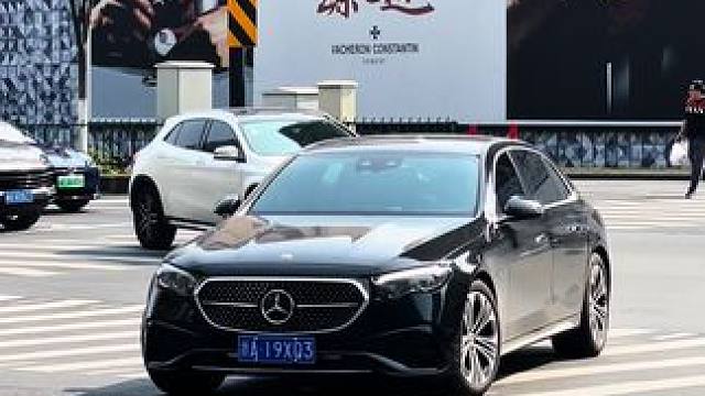 奔驰E300L：立标沉稳大气，大标年轻时尚，怎么办？选哪个？#奔驰e300l #愿三叉星辉照亮您的事